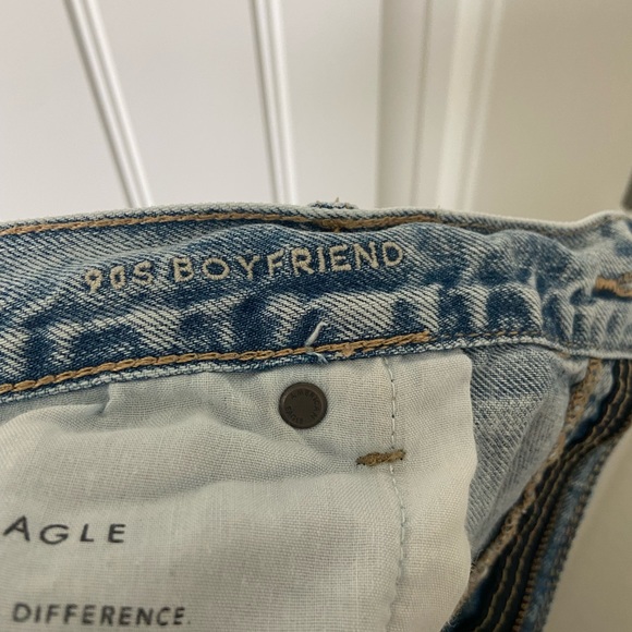 Plus Size Jeans - American Eagle - High Waisted 90s Boyfriend Jean - Size 20 - Picture 4 of 4